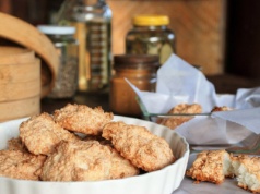 Cudne ciasteczka z wiórków kokosowych i białek. Smakują dosłownie każdemu