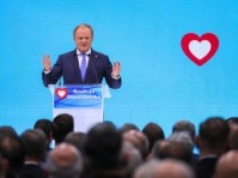 ​Tusk ogłasza zjednoczenie. Nowa partia i nowe logo