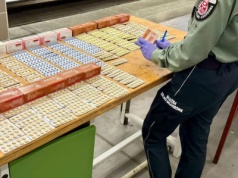 Ponad 2 tys. tabletek na potencję w autokarze z Ukrainy. Leki warte 18 tys. zł w bagażu kierowcy