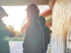 Gocławek. Złapali na gorącym uczynku sprawców nielegalnego graffiti