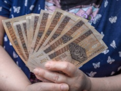 Renta wdowia dla większej liczby seniorów? Apele o zmianę przepisów