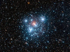 Teleskop Hubble'a obserwował gromadę otwartą w gwiazdozbiorze Krzyża Południa