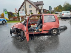 Wypadek w Doruchowie. Trzy auta zderzyły się, jedna osoba trafiła do szpitala