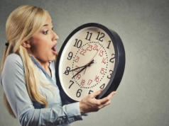 Zmiana czasu na zimowy 2025. Która jest godzina? Sprawdź, jak działa czas zimowy