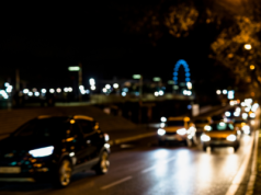 Ostrzegasz innych kierowców światłami? Sprawdź, ile może Cię to kosztować!