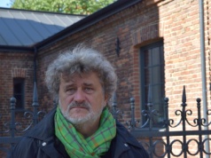 W Polsce można stracić na alkoholu? Janusz Palikot pokazał, że tak. Ale twierdzi, że znów będzie milionerem