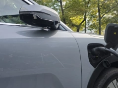 „NaszEauto” z dotacją? Lepiej biegnij do salonu po samochód!