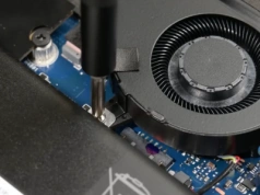 iFixit rozbiera MacBook Pro z M5 – raport