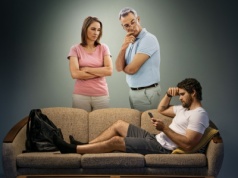 Pokolenie ani-ani: nie uczą się, nie pracują, żyją na garnuszku rodziców. "Niech mnie matka wyrzuci z domu"