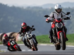 Nowy model najseksowniejszej marki motocyklowej świata. To prawdziwy potwór