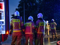 Elbląg: po pożarze sortowni odpadów jakość powietrza nie budzi obaw, ale jest apel, by nie otwierać okien