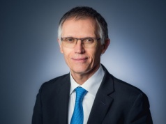 Były szef Stellantisa ostrzega: koncern może się rozpaść, jeśli nie odzyska równowagi