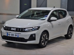 Dlaczego samochody z finansowaniem są tańsze niż za gotówkę? Nowa Dacia Sandero za 60.950 zł jako przykład