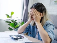 Młodzi Polacy boją się chorować. Presja pracy silniejsza niż zdrowie