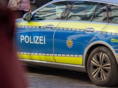 Awantura na weselu w Hamburgu. W ruch poszły butelki i nóż, policja interweniowała z dziewięcioma radiowozami