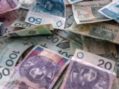 Policja bije na alarm. Polakom znikają pieniądze z kont. "Zorganizowana grubsza akcja"