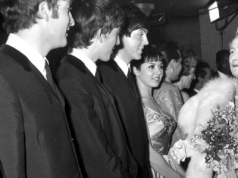 Protesty, listy i joint w łazience. 60 lat temu Beatlesi spotkali królową