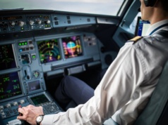 Strajk w Lufthansie. Ile zarabiają piloci?