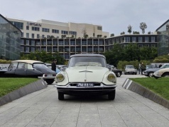 Citroën DS i jego pierwsza publiczna jazda po ulicy. „Ludzie wyskakiwali na drogę, biegli obok samochodu, klaskali, płakali!”