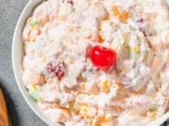 Ekspresowa sałatka karotenowa. Zrobi więcej dla twojej skóry niż niejeden krem