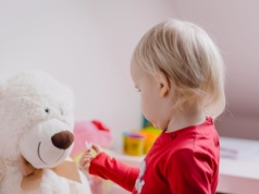 "Kiedy drugie dziecko?" – pytają na każdej rodzinnej imprezie. A ja wciąż próbuję ogarnąć pierwsze