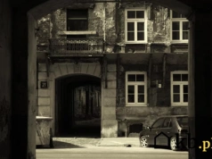 To tutaj kręcono kultowe sceny z "Pianisty". Spacer po filmowej Pradze w Warszawie