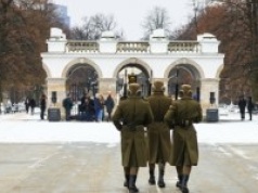 Tajemnica Grobu Nieznanego Żołnierza. Kim był bohater, który spoczywa w sercu Warszawy?