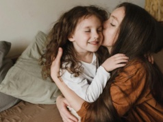 Jak rozpoznać, że dziecko udaje "grzeczne", żeby nie zawieść rodzica? Nr 2 wiele wyjaśnia