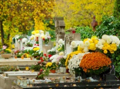 Moja babcia robi tak od lat. Zrób to, a wiatr już nigdy nie zdmuchnie wiązanek i zniczy