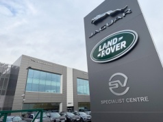 Cyberatak na JLR ujawnił słabość całej branży. 1,9 mld funtów strat