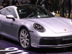 Porsche traci 99 proc. zysku i wycofuje się z pełnej elektryfikacji. Marka wraca do silników spalinowych