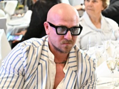 Kobieta wjechała w projektanta. Nie mógł uwierzyć, gdy zobaczył, kto prowadził auto