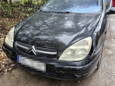 Był poszukiwany do więzienia za łamanie sądowego zakazu prowadzenia pojazdów. Wpadł, bo jechał za szybko