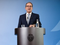 Szef MSW Niemiec: Przygotować młodzież na wypadek kryzysu i wojny. 'Kto to ma, nie wywołuje paniki"