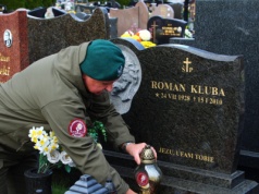 Wadowickie „Szarotki” jak co roku przed Świętem Zmarłych oddały hołd żołnierzom