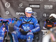 Żużel. Skończył wiek juniora, a zanim słaby sezon. "Nie pozwoli mu jeździć za takie pieniądze"