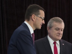 Morawiecki i Gliński surowo ws. działki. "Natychmiast!"