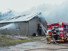 Pożar hali w Sadowie. W akcji ponad 40 zastępów