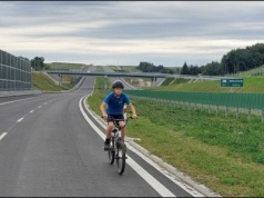 13-letni Ukrainiec jechał do nowo poznanej dziewczyny rowerem po S7