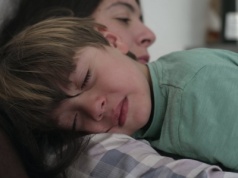 4 oznaki, że wychował cię "społeczny narcyz". Wszyscy go kochali – oprócz ciebie