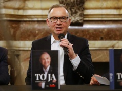 Były prezydent Andrzej Duda promował swoją książkę o sobie
