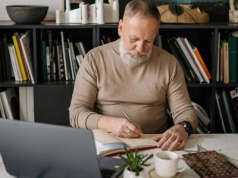 Kariera po 50? Naukowcy: wtedy rośnie jakość decyzji