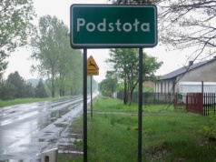 Ma zielone tło i wygląda znajomo. Ten drogowy szczegół kosztuje kierowców fortunę