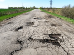 Szybkie sposoby na odszkodowania od miasta. Nie tylko za skutki dziur w drogach