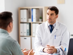 Lekarz obala mit na temat choroby. 10 milionów Polaków już cierpi