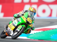 Noah Dettwiler jest "stabilny, ale krytyczny" po kilku operacjach po wypadku w wyścigu Moto3