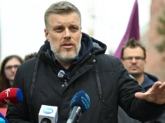 Razem odpowiada Trzaskowskiemu. "Żeby lokalne układy były wieczne"