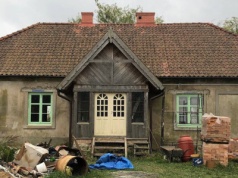 Ewa i Adam kupili stary dom na Mazurach. "Wypruliśmy wszystko do gołych ścian"