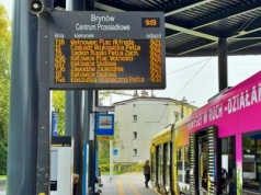 Po dwóch latach udało się uruchomić tablice w centrum przesiadkowym w Brynowie