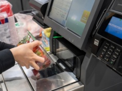 Nowy podatek dla sieci handlowych. "Przez to kasjerzy tracą pracę"